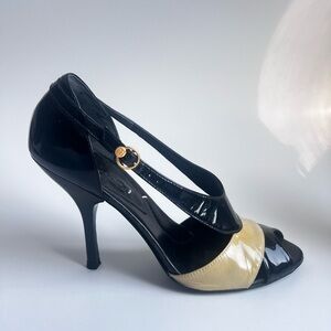 Vintage BCBG Maxazria Black Beige Patent leather size 10